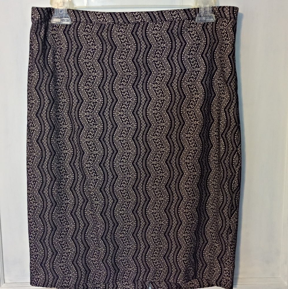 The Limited black & tan lace pencil skirt